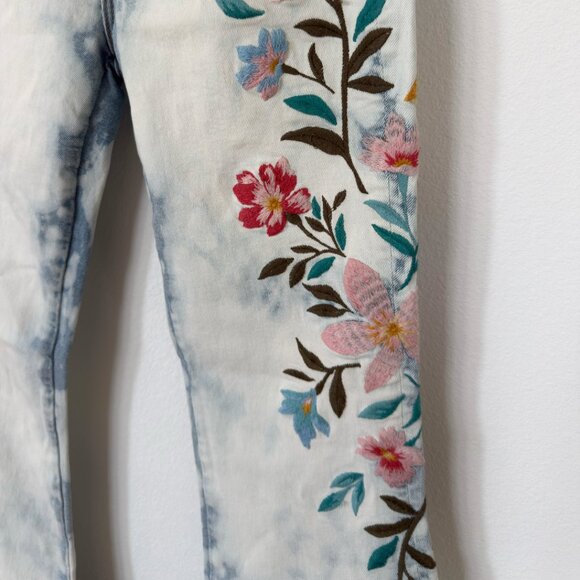 Free People High Rise Driftwood Farrah Embroidered Flare Jeans - Like New! - Picture 8 of 9